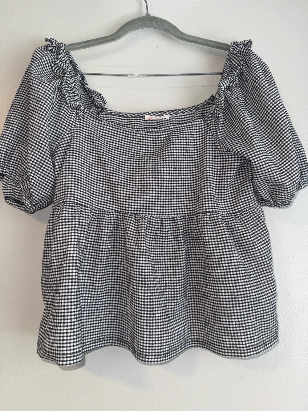 Riley & Rae Black & White Gingham Peplum Top